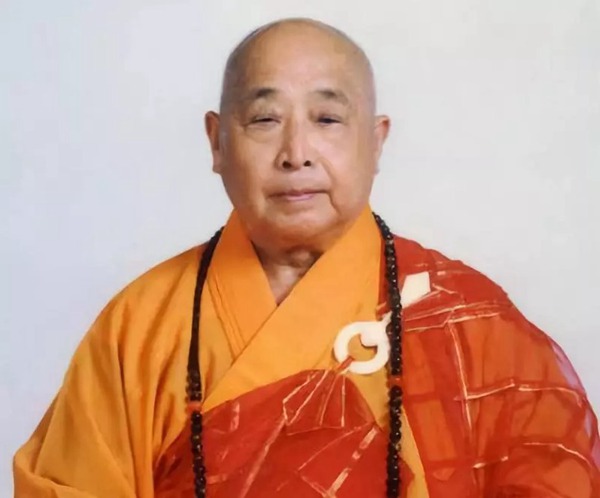 世界僧王悟明长老 圆寂坐缸永留全身舍利