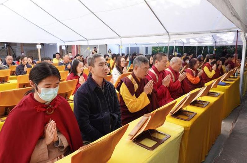 圣迹寺周日在大雄宝殿隆重举行庆祝《南无观世音菩萨圣诞法会》