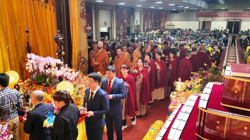 美新社：2025年世界佛子共迎南无羌佛佛诞 各地展开相关庆祝活动