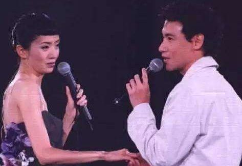 她是亚洲歌坛的巨星,却无缘遇上真佛法