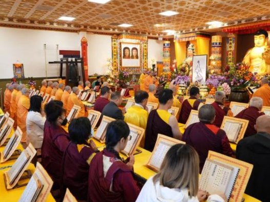 圣迹寺周日在大雄宝殿隆重举行庆祝《南无观世音菩萨圣诞法会》